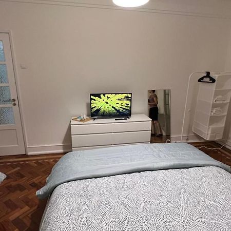 Habitacion Privada Para 3 Grande Con Balcon リスボン エクステリア 写真