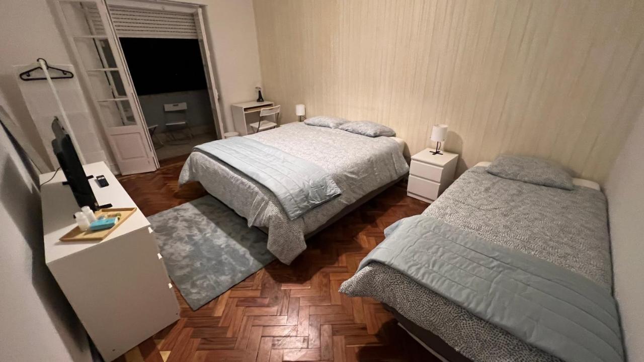 Habitacion Privada Para 3 Grande Con Balcon リスボン エクステリア 写真