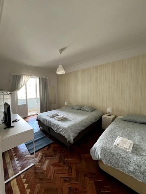 Habitacion Privada Para 3 Grande Con Balcon リスボン エクステリア 写真