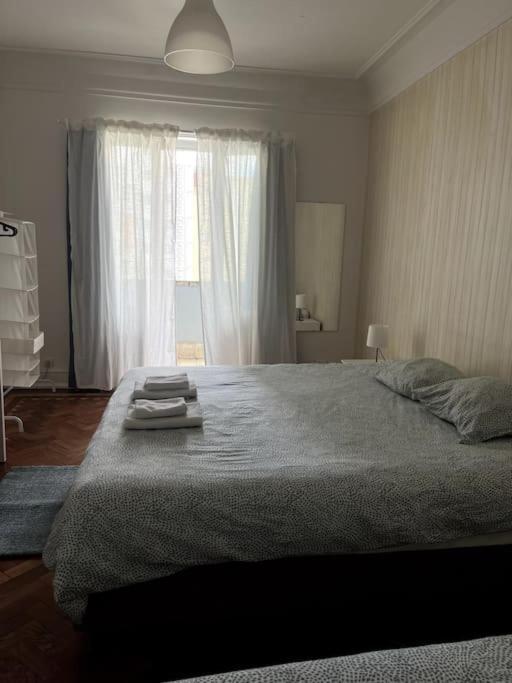 Habitacion Privada Para 3 Grande Con Balcon リスボン エクステリア 写真