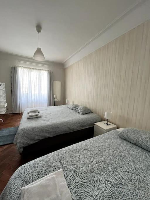 Habitacion Privada Para 3 Grande Con Balcon リスボン エクステリア 写真