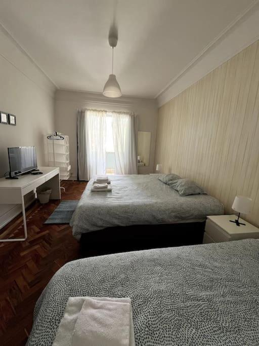 Habitacion Privada Para 3 Grande Con Balcon リスボン エクステリア 写真
