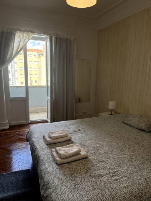 Habitacion Privada Para 3 Grande Con Balcon リスボン エクステリア 写真