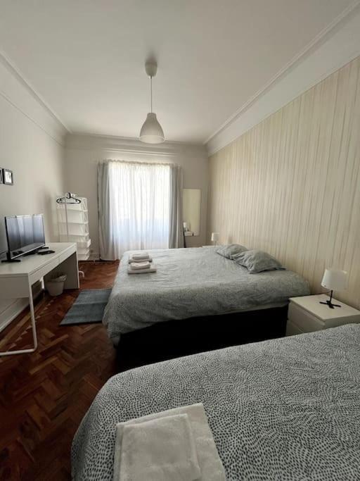 Habitacion Privada Para 3 Grande Con Balcon リスボン エクステリア 写真