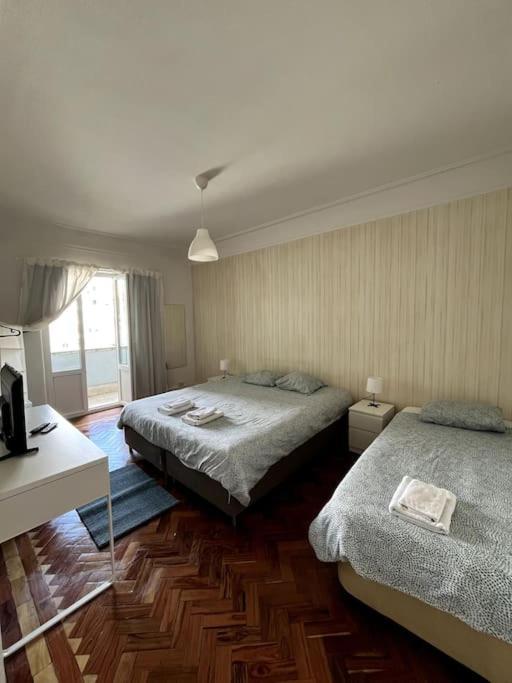 Habitacion Privada Para 3 Grande Con Balcon リスボン エクステリア 写真