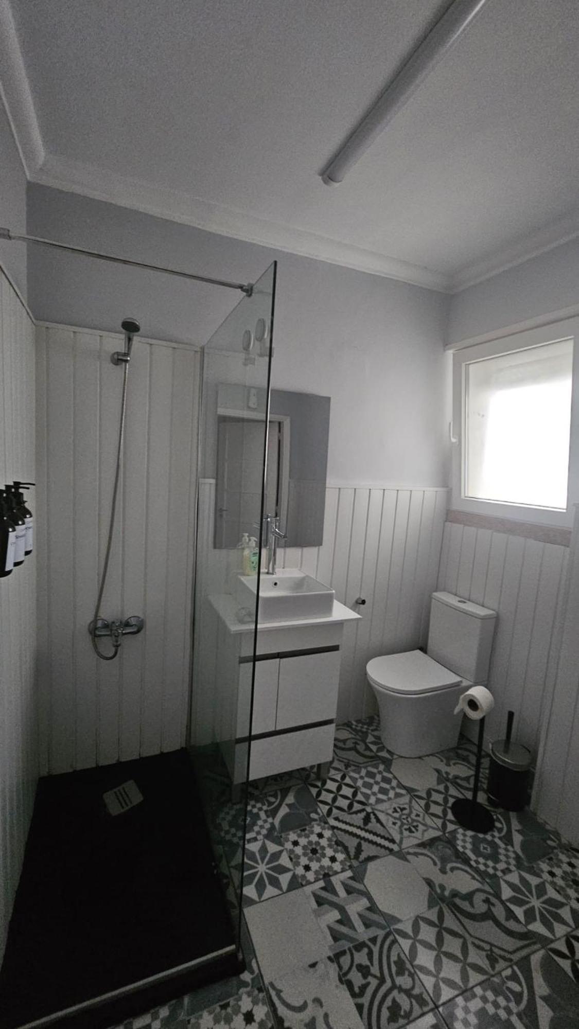 Habitacion Privada Para 3 Grande Con Balcon リスボン エクステリア 写真